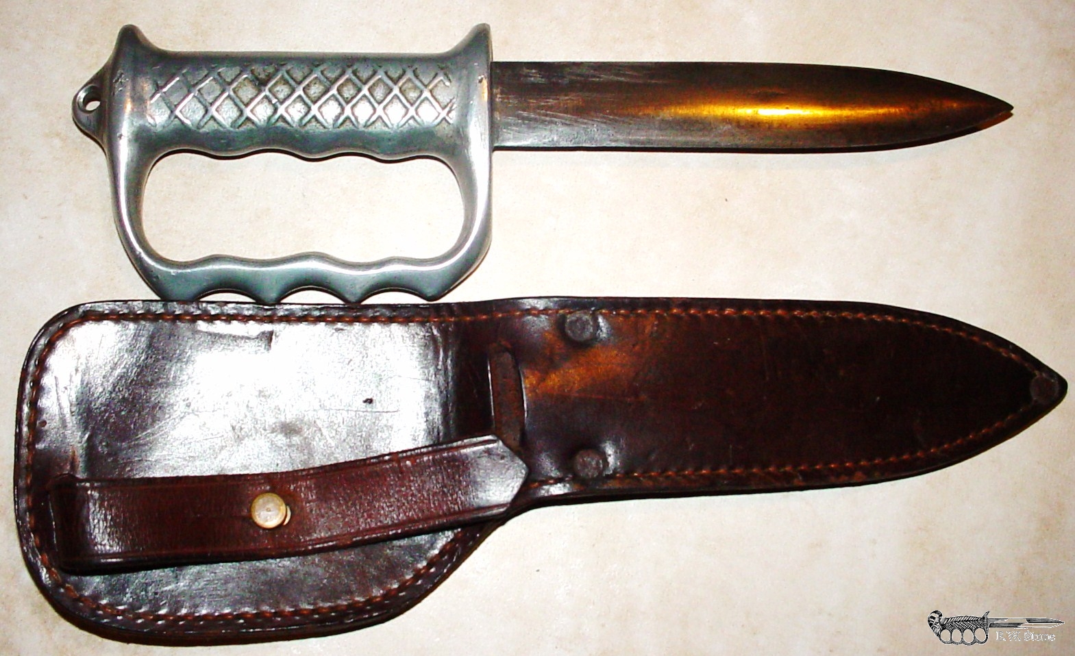 Unmarked Aussie Knuckle Knife