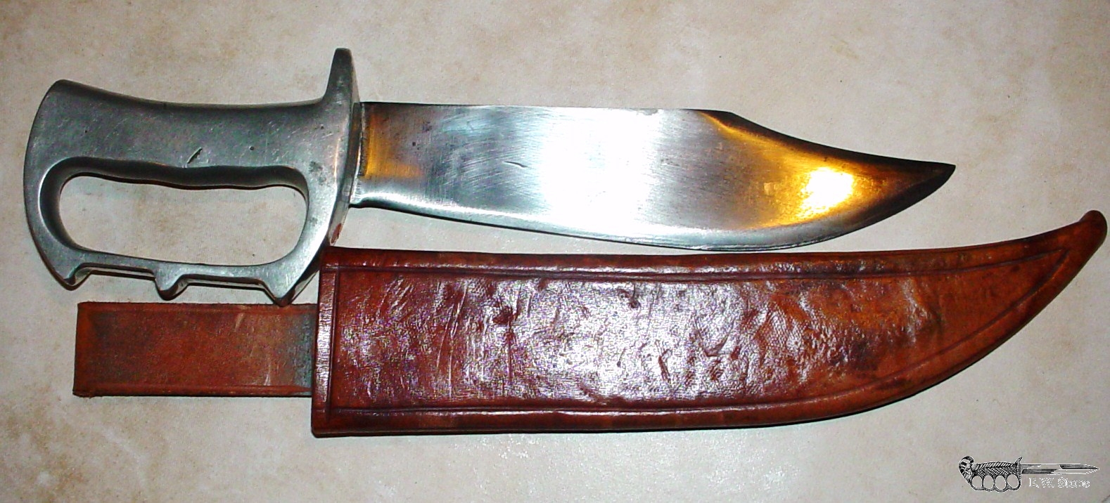 Aussie 3 Point D Guard Ranger Knuckle Knife