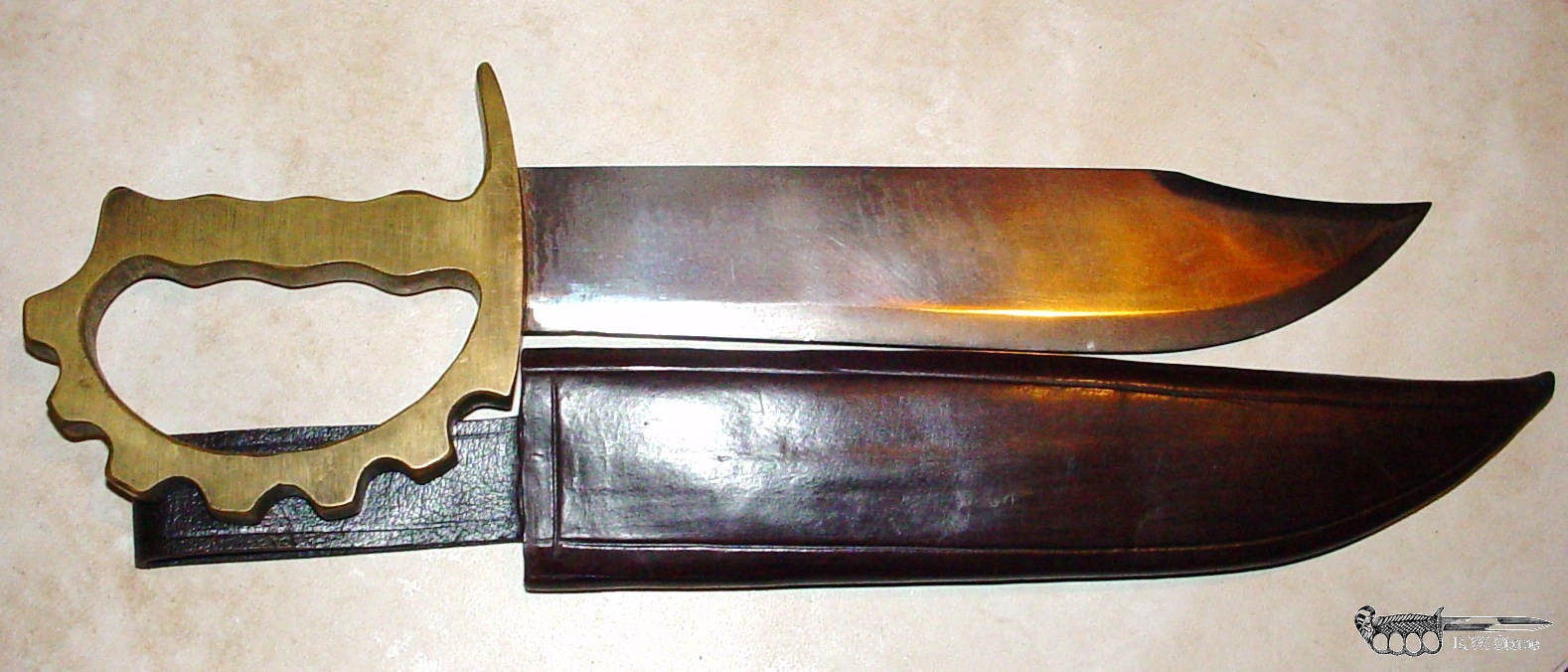 Aussie Large Cog Guard Ranger Knuckle Knife