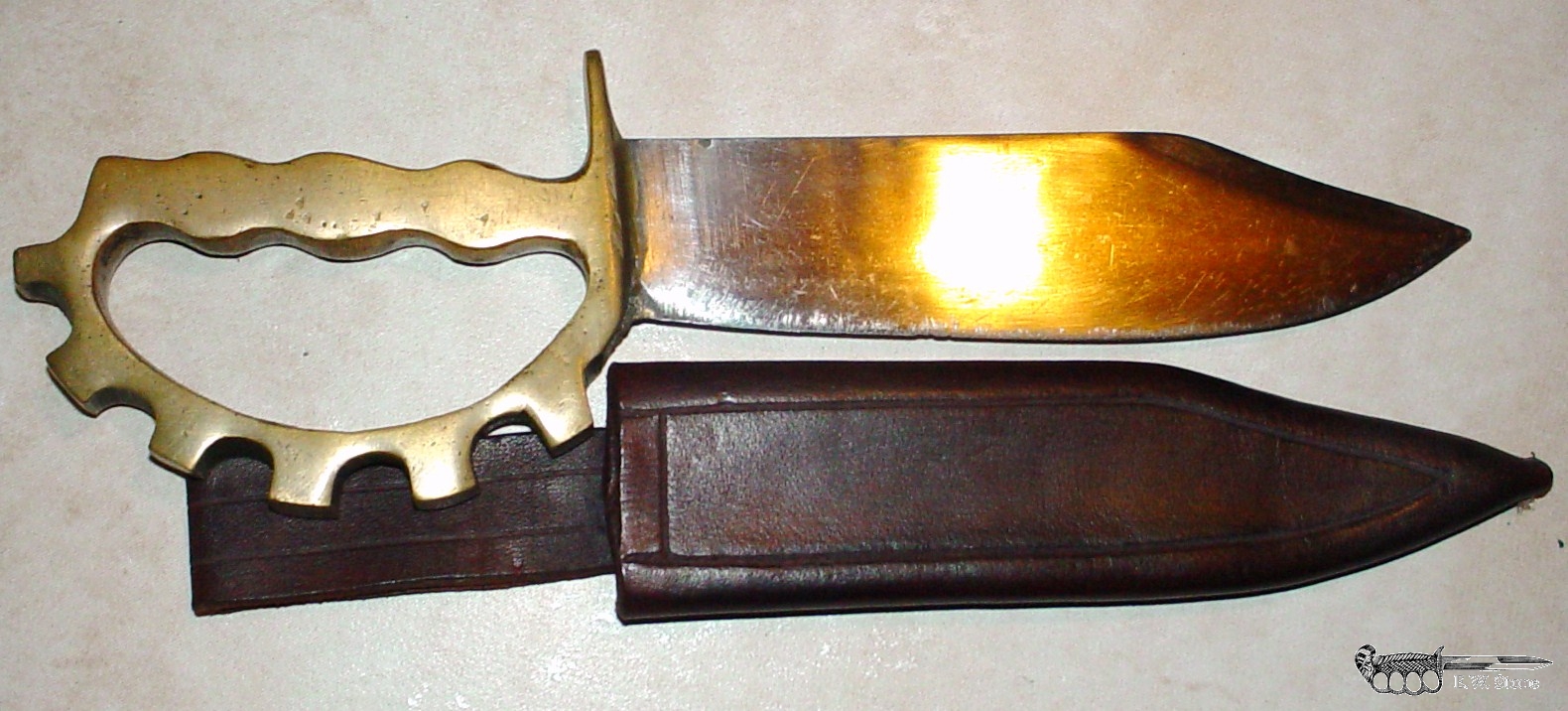 Aussie Small Cog Guard Ranger Knuckle Knife known as the Officer Model