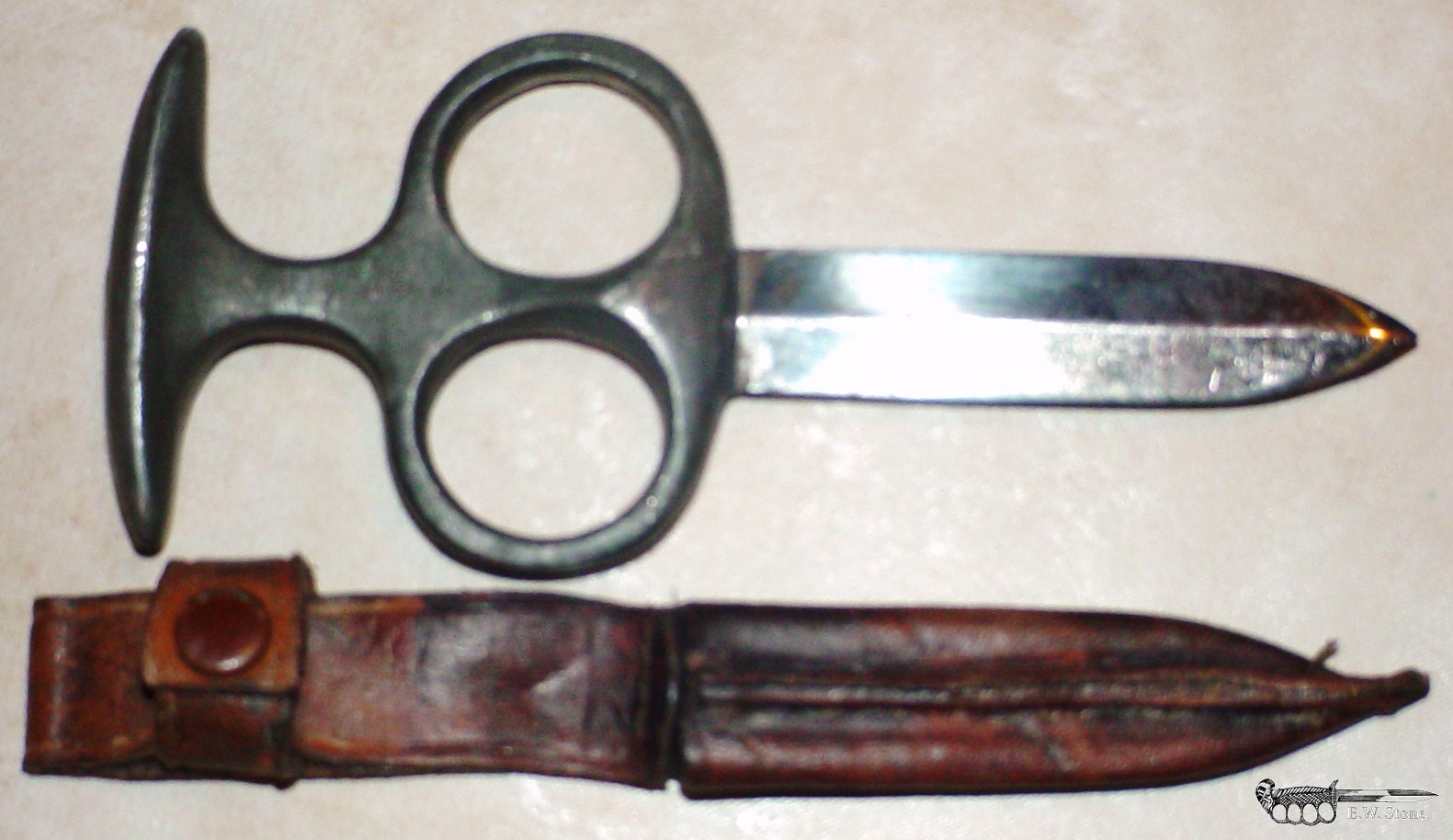 Lockwood Brothers Trench Push Dagger, Broad Arrow Marked
