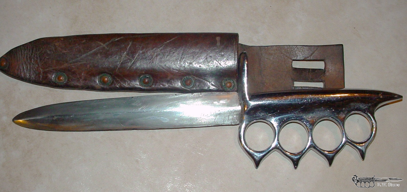 Unknown & Unmarked US Knuckle Knives 7 